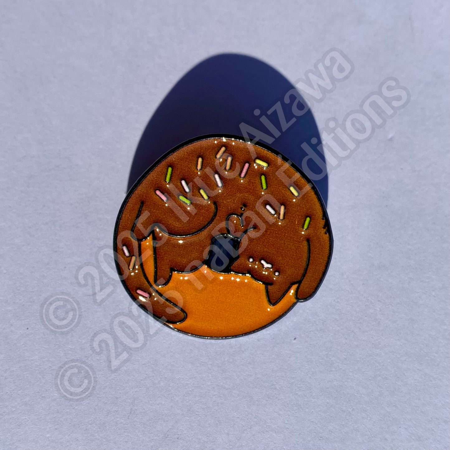 Pin's Chat Donut par Ikue Aizawa (Précommande)